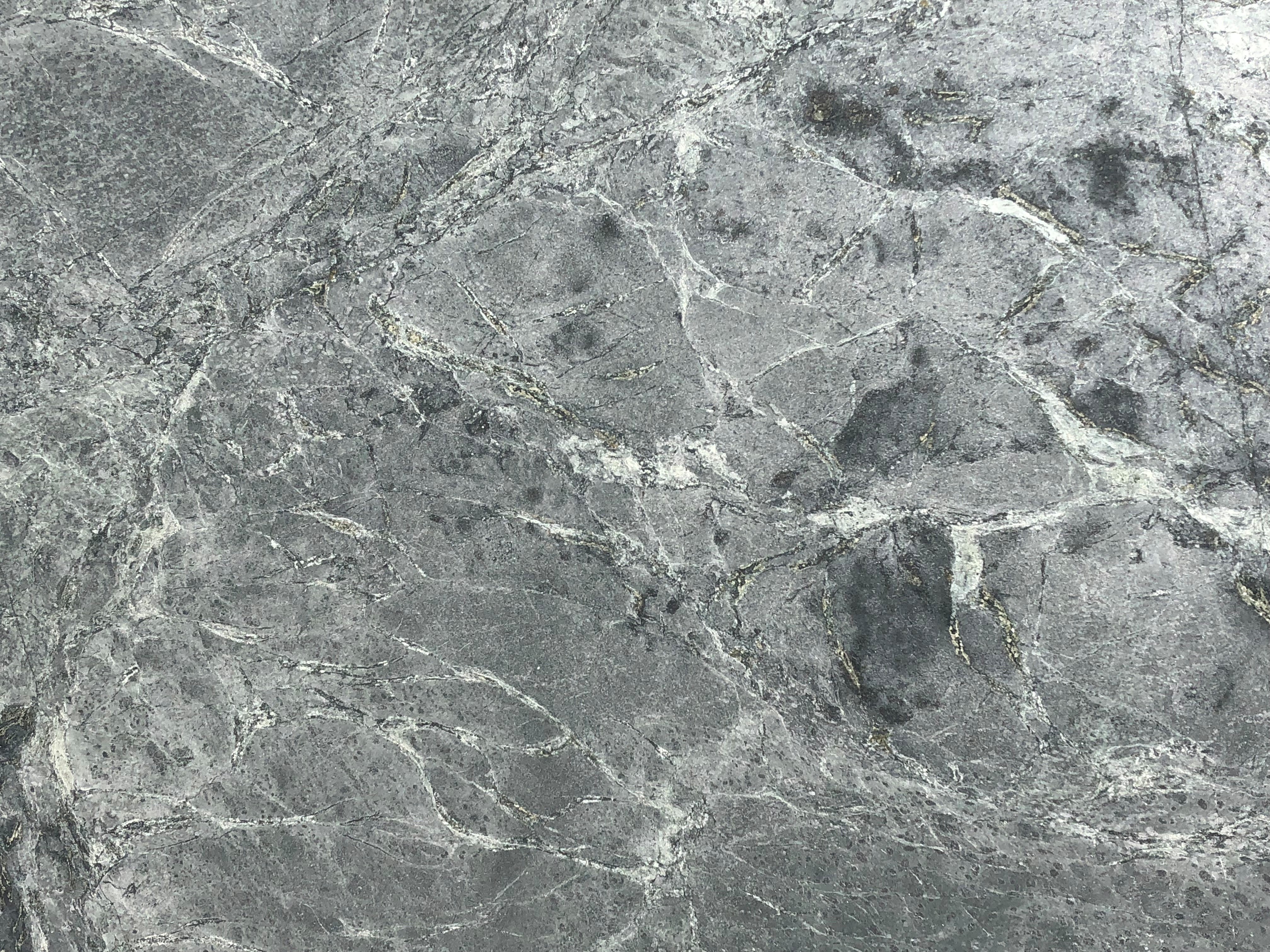 E17 Barroca Soapstone Lot 2567 126×78
